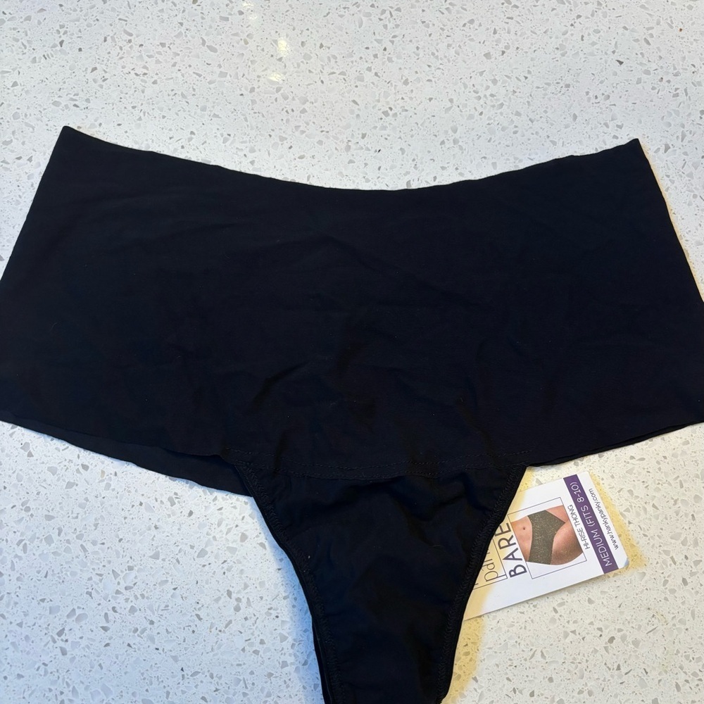 NWT Hanky Panky Bare black High Rise Thong M